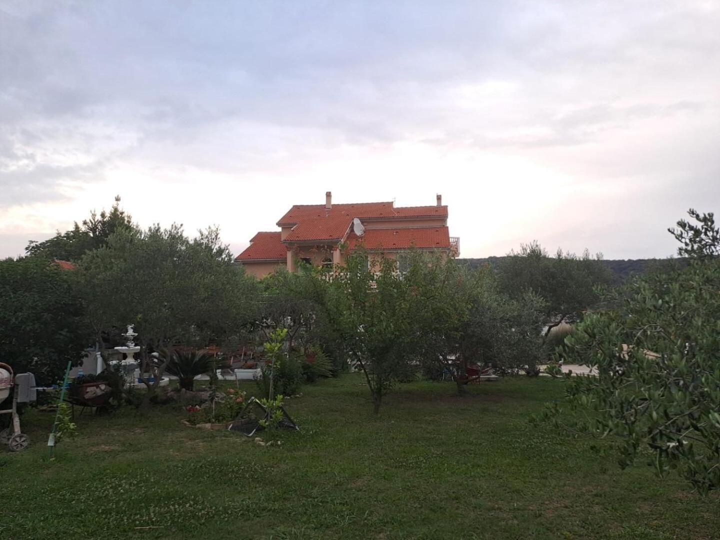 Apartments Mig - With Beautiful Garden Supetarska Draga Eksteriør bilde